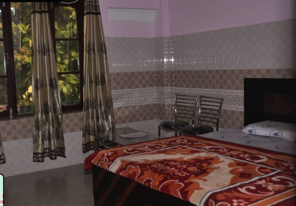 Hotel kailash parvat