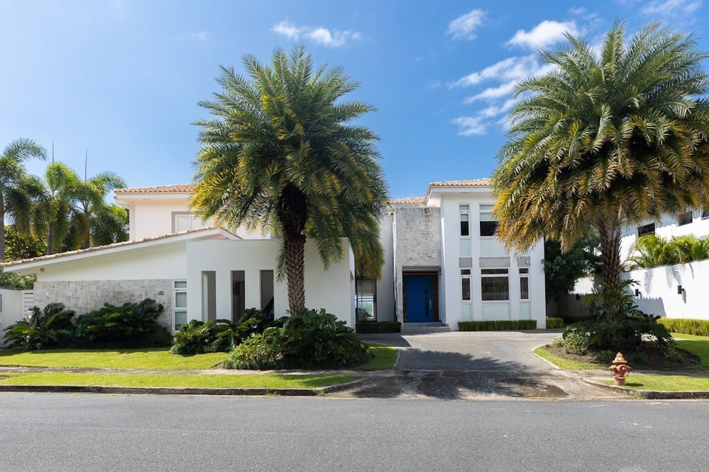 Villa Serenidad by Acomodo