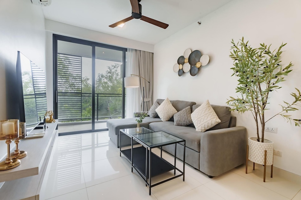 Cassia Exclusive Lake View Condo, Bang Tao Beach