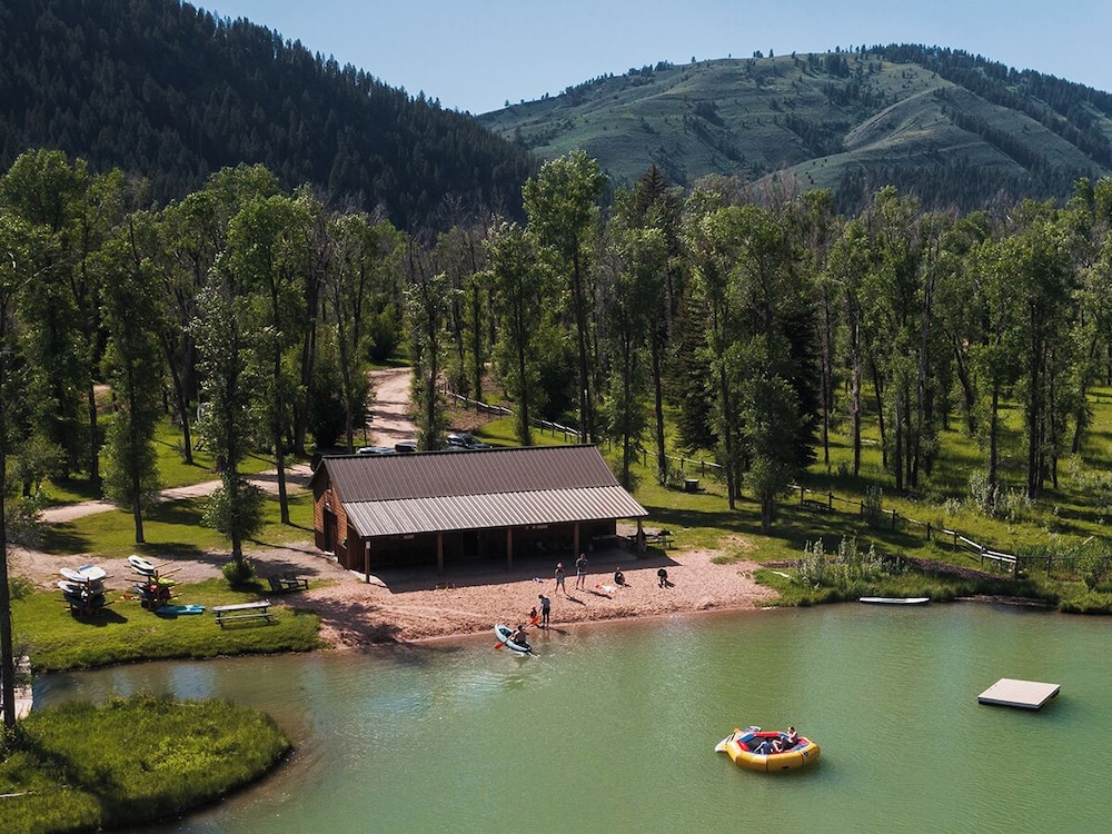 The Cabins At Snake River Sporting Club