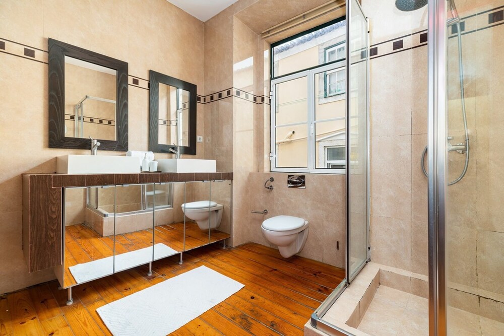 Charming 2 Bedroom Apartment Next to Praça da Figueira view 3