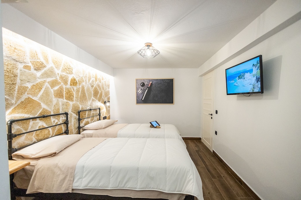 Mathraki Resort