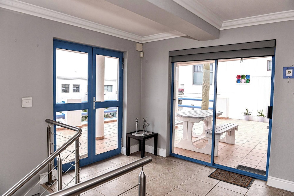 Charis to Theo - Relax in Style at This 3-bedroomed Langebaan Holiday House
