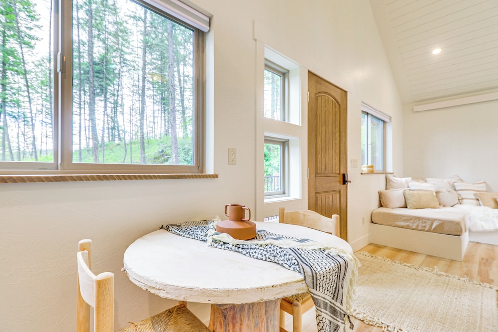 Dreamy Montana Cabin: Short Drive to Flathead Lake