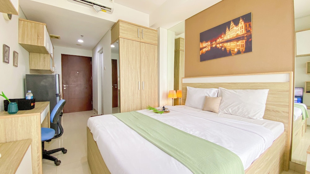 Modern Look and Restful Studio Apartment Springwood Residence Tangerang