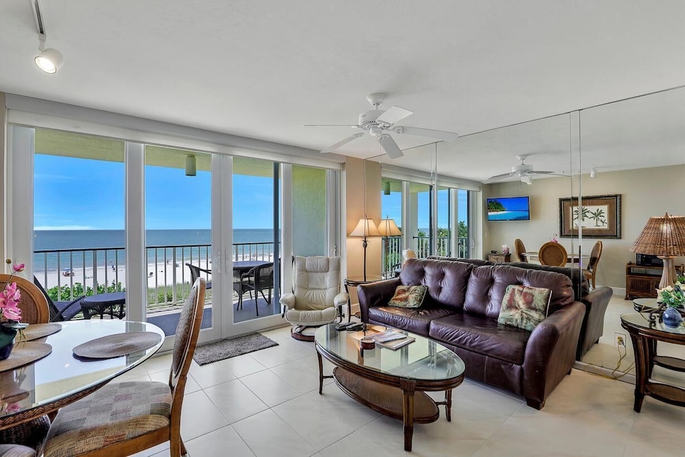 Luxurious Beachfront Condo With Glorious Ocean Views view 4