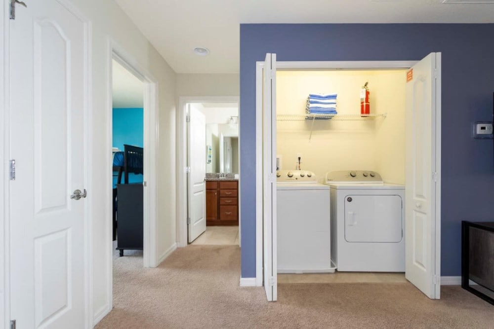 Amazing 5BR Private Pool Lakeview Near Disney