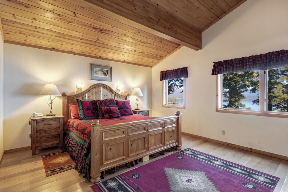 Lakeview Hideaway 3bdr for 8 w/ Private Hot Tub!