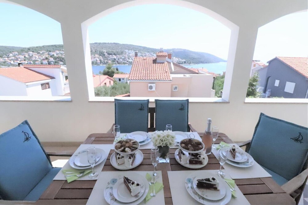 Luxury Beachfront Villa With Pool for two Families view 5