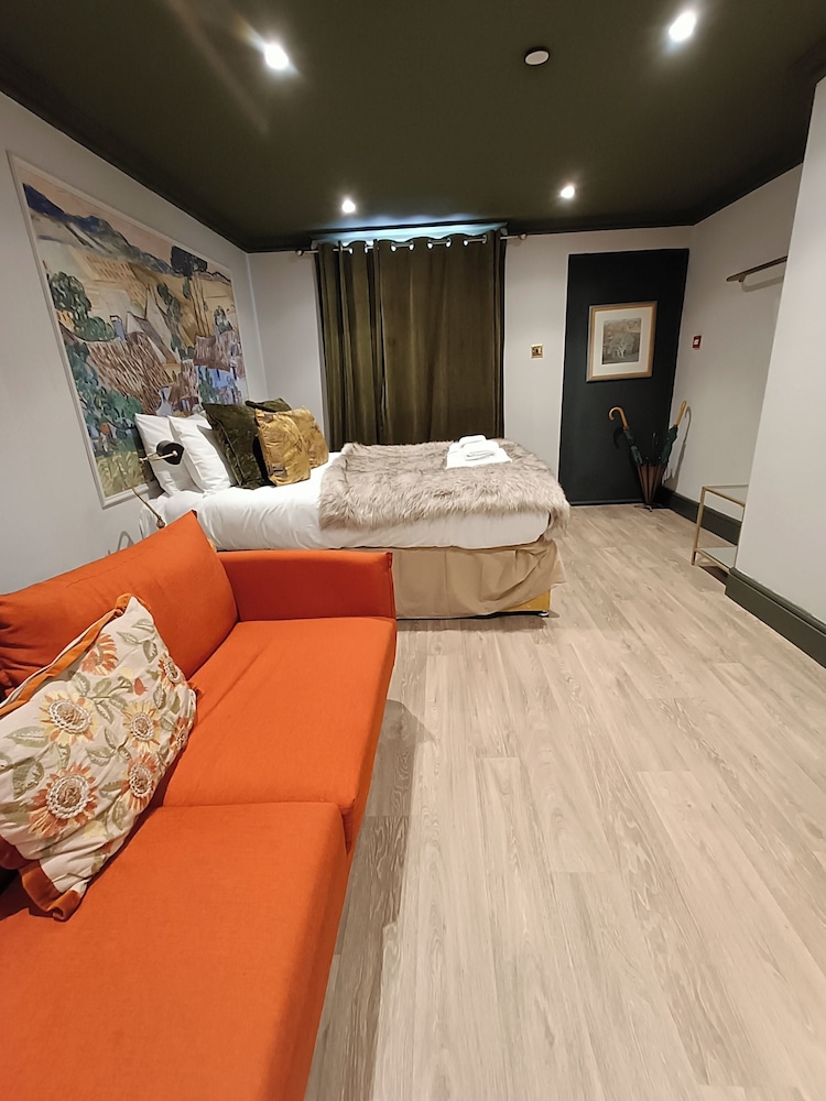 Rooms on The Prom
