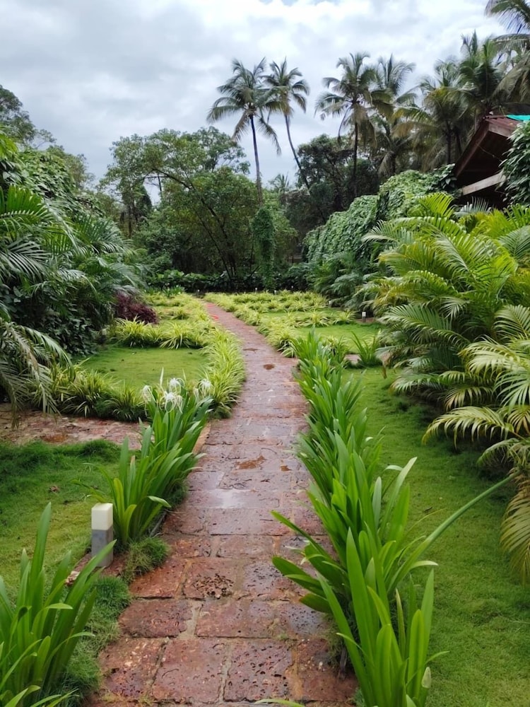 Aqua Bella Resort