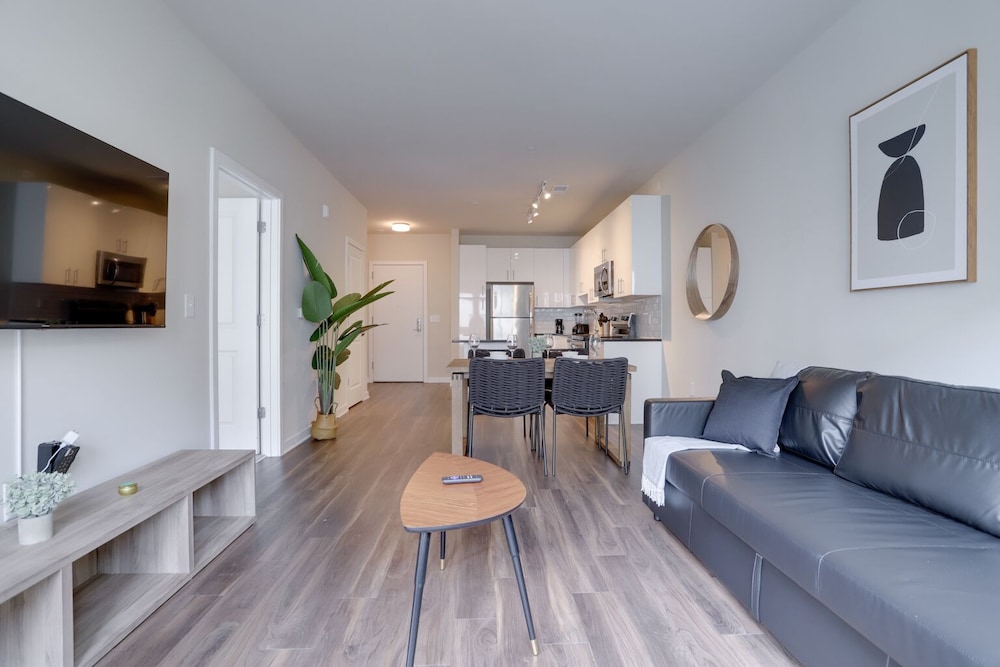 Fun & Comfort Await Alexandria Apartment