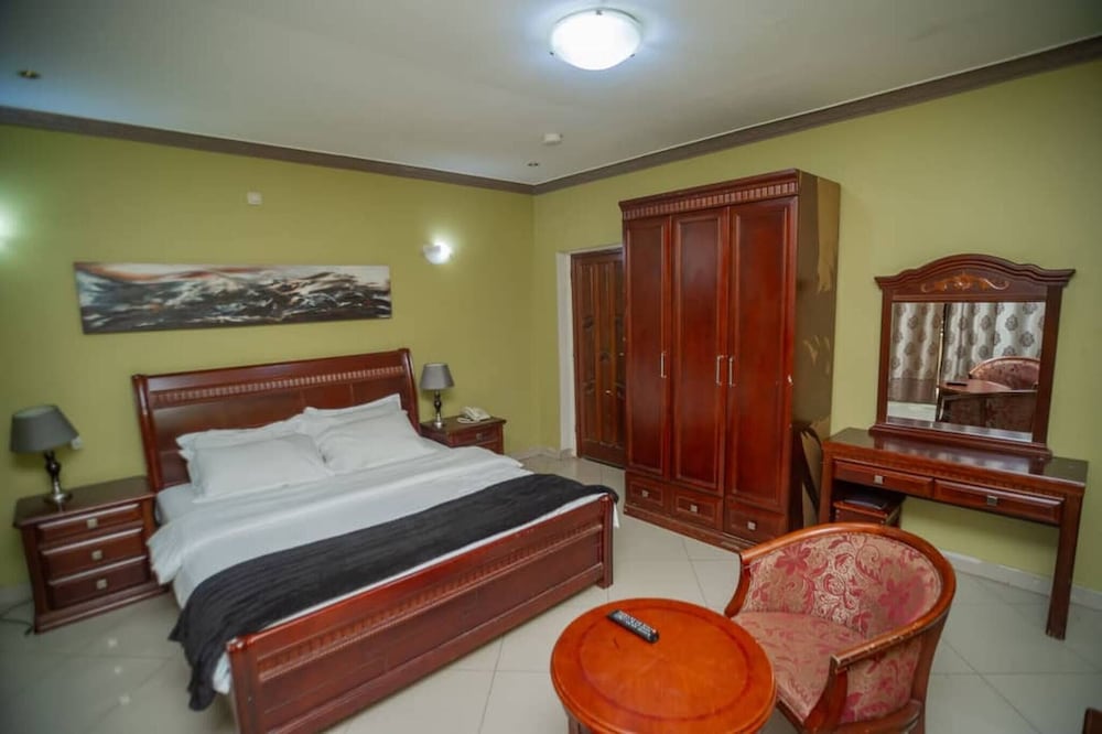Room-large Cozy Room Including Free Brea