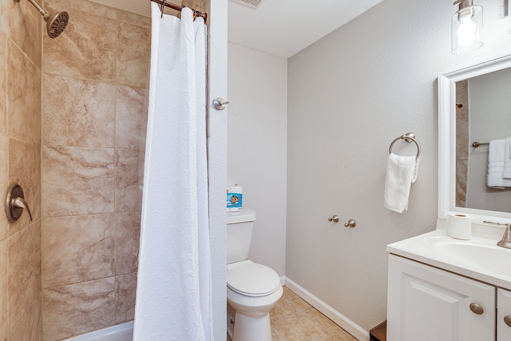 Prime I-10/610 Access! Houston Home Base