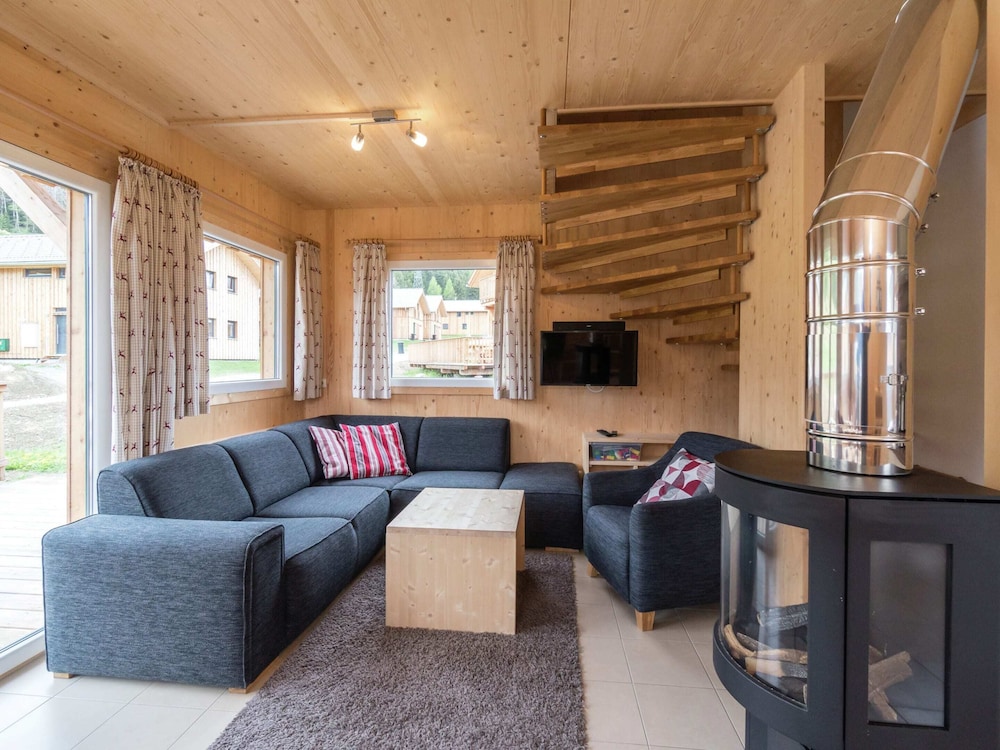 Attractive Chalet With hot tub
