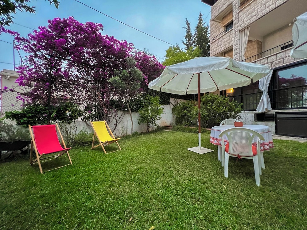 Les Bougainvilliers GuestHouse by Hansa