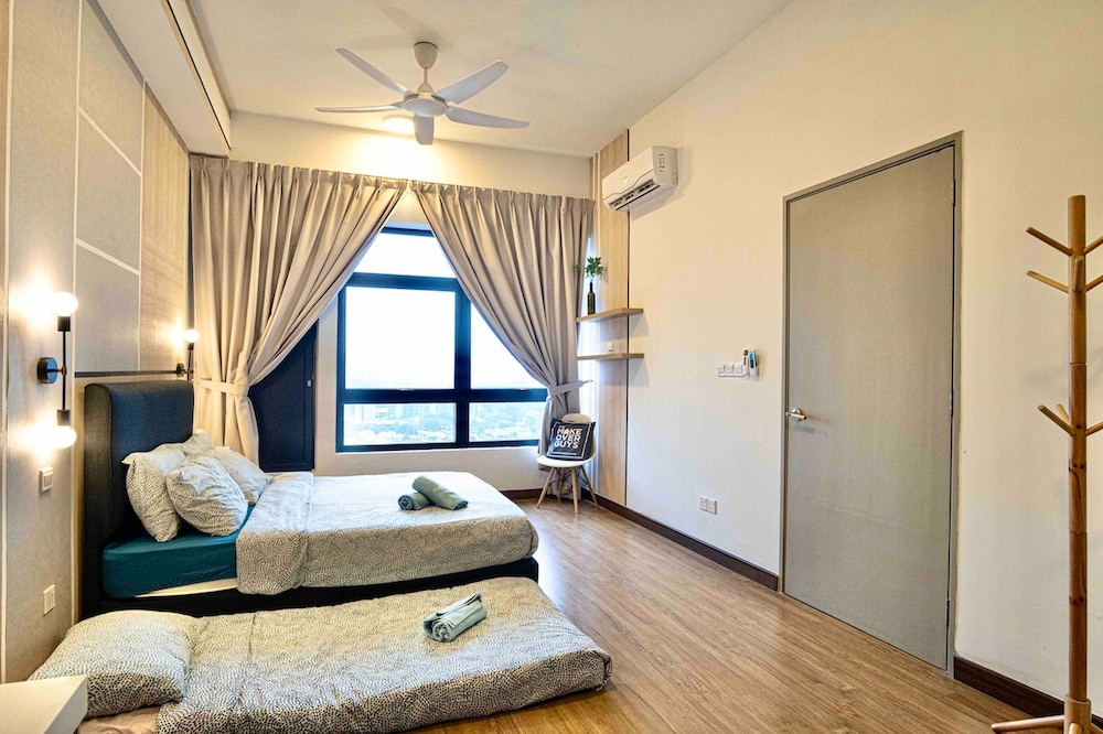Astoria Ampang Condotel by Emily in Town