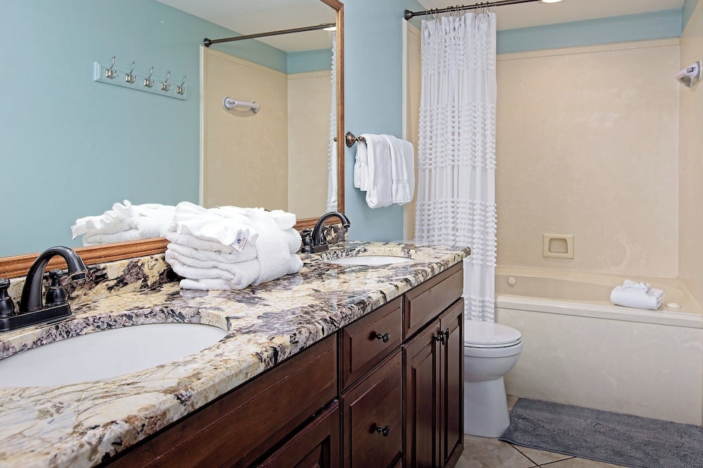 Emerald Key by Southern Vacation Rentals