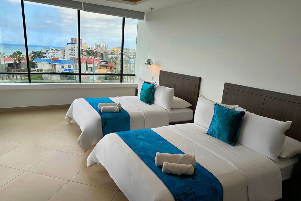 Hotel Navio Hotel - Image 1