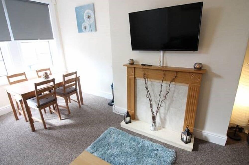 2 Bedroom Family Home near Leeds City Center