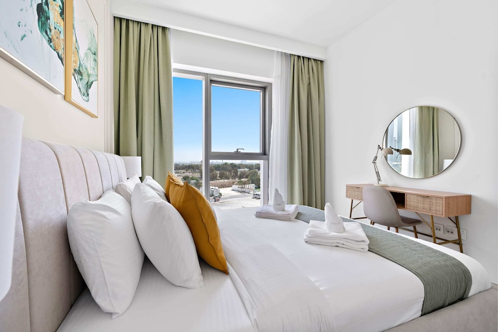 Silkhaus Furnished 1bdr in New Tower Pool Gym