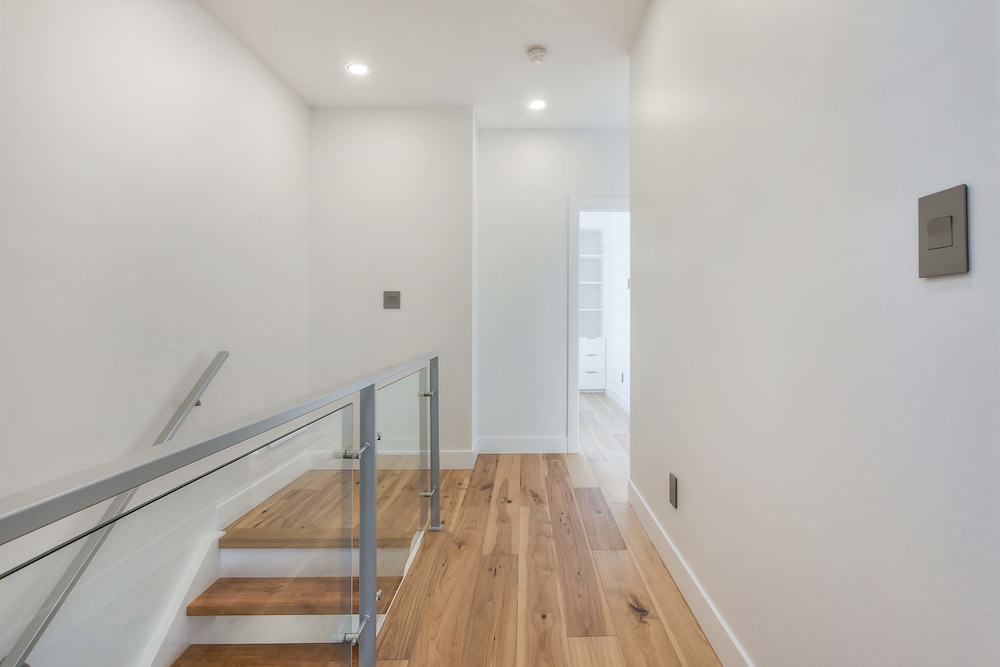 New Luxury Townhome 29 - Image 3