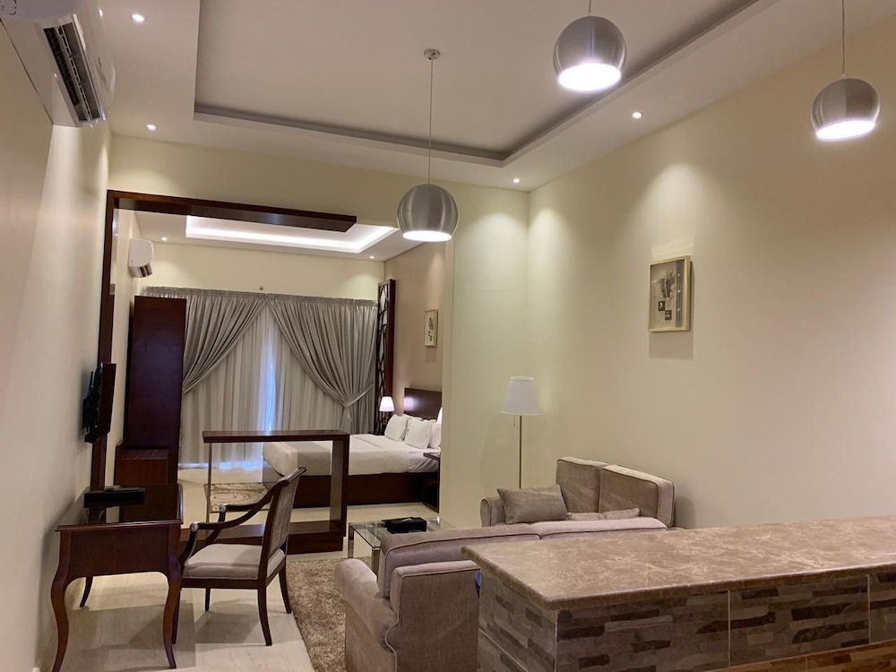 Hotel & Resort Golden Marina Yanbu فندق ومنتجع جولدن مارينا ينبع إدارة وتشغيل شركة منتجع المرسى الذهبي