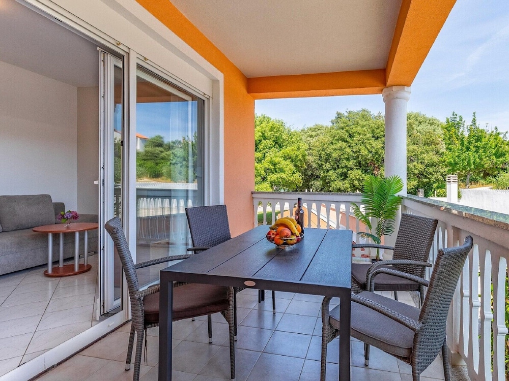 Alluring Apartment in Banjole near Beach & Island view 4
