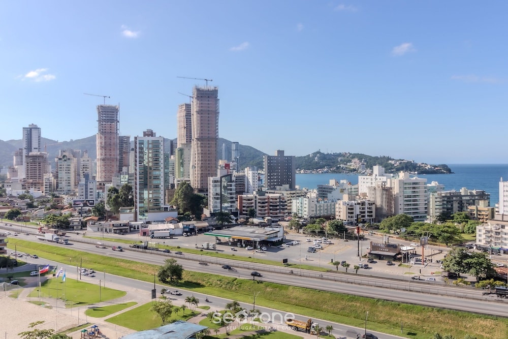 2BR Apt w/ BBQ & View 550m From Beach - Omc1303