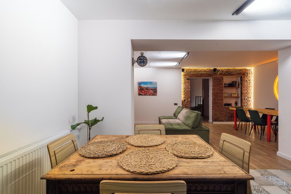 Niabi 3BDR Villa with pool