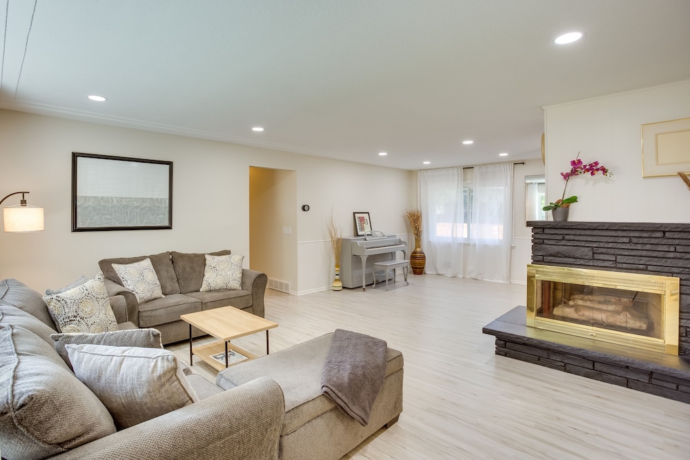 Minneapolis / St Paul Vacations - Cozy Minneapolis Home w/ Air Hockey, Near Downtown - Property Image 1