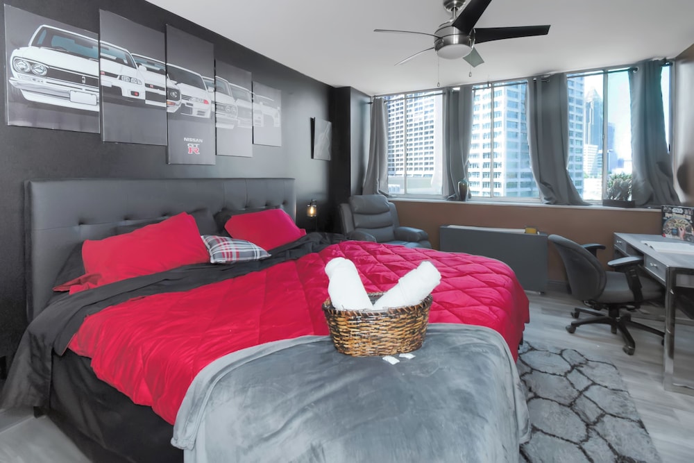 Spacious 3BR Condo in DTWN
