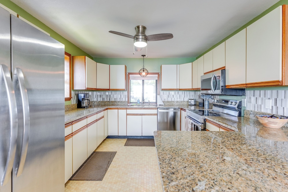 Dora Canal Views & Shared Dock: Apt in Tavares!