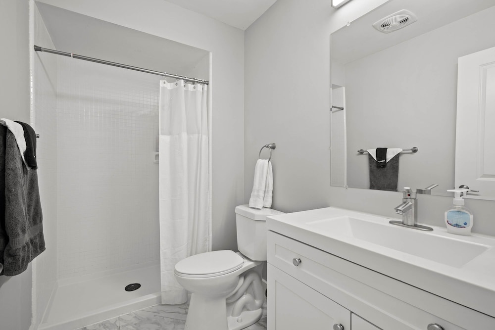 Tranquil 2BR 2BA Getaway for the Family