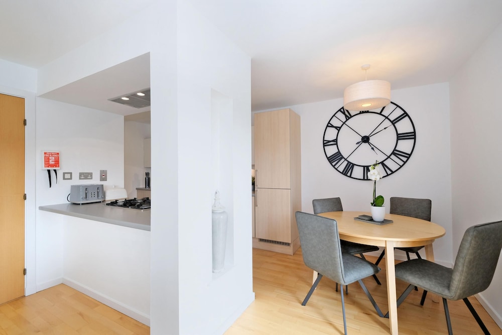 Luxury Flat in Peaceful Riverside Near Aberdeen view 5