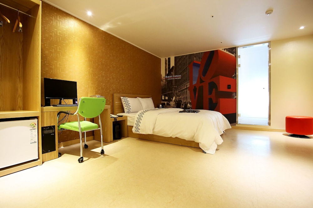 Photo 8