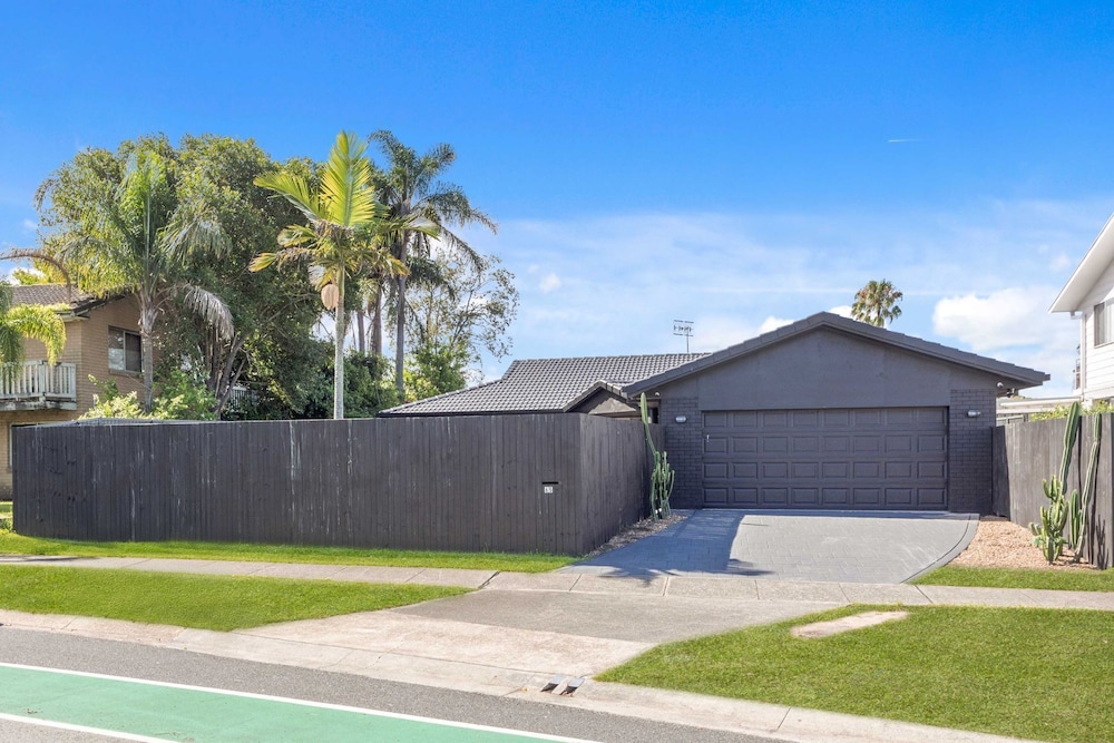 Black Shack Burleigh