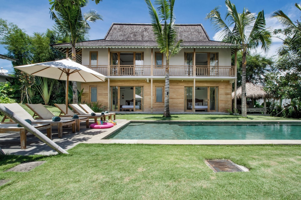 Alea Estate by Villa Finder