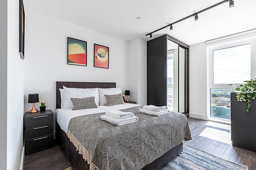 Stylish and Bright West London Gem