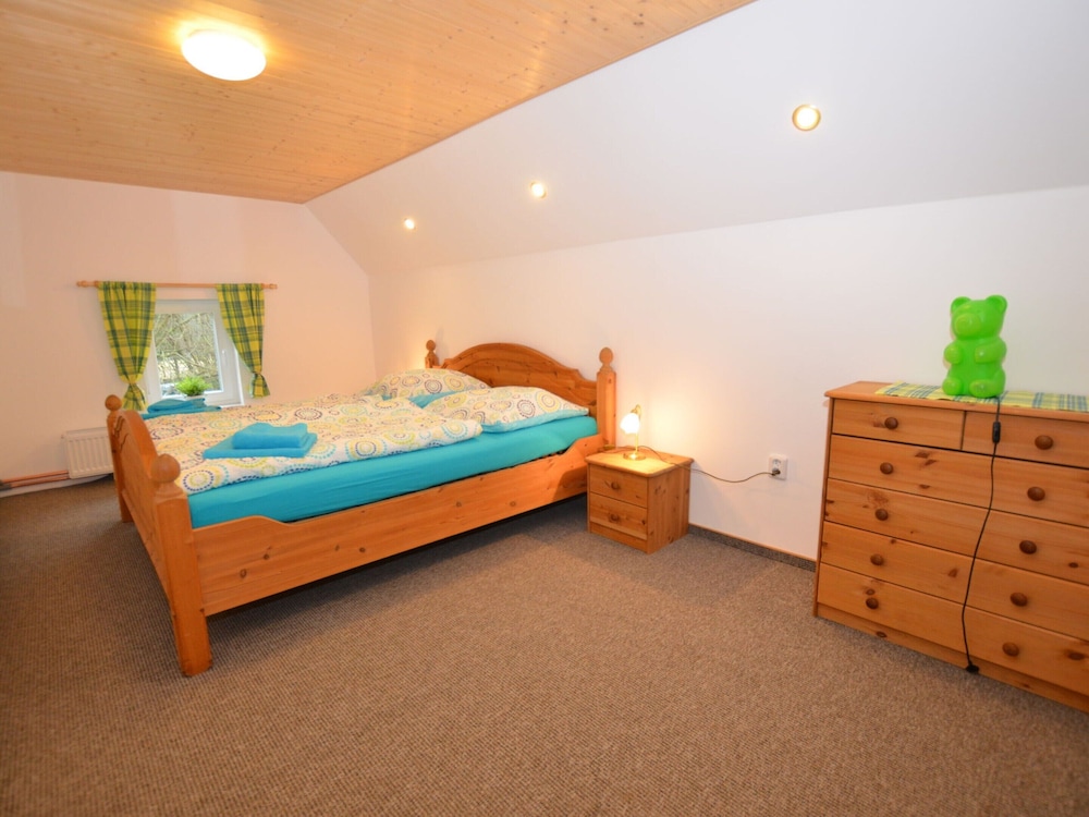 Chalet in Ore Mountains Near Ski Slopes view 5