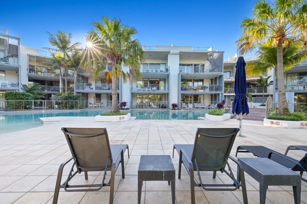 3BRM Poolside in the Heart of Casuarina