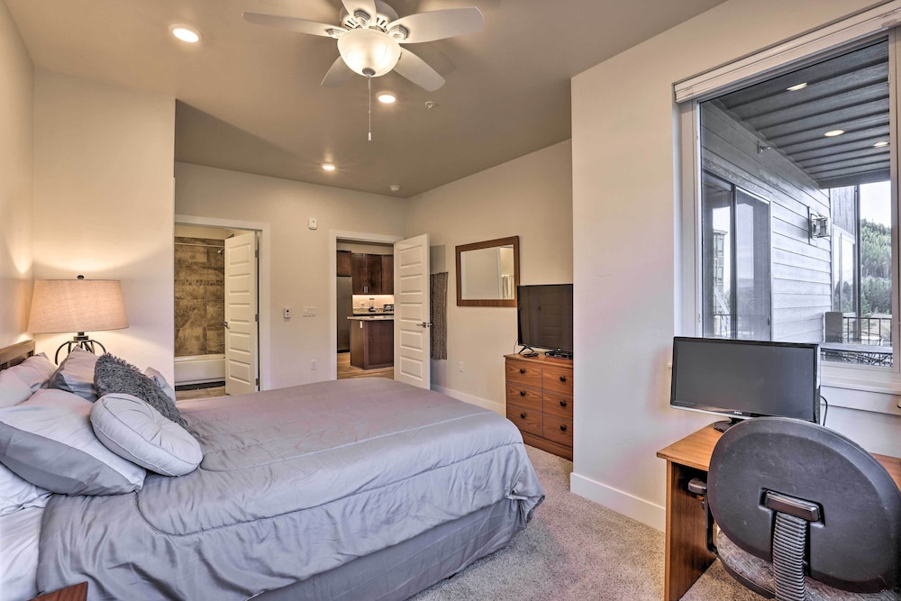 Balcony & Easy Mtn Access: Condo in Keystone! view 4