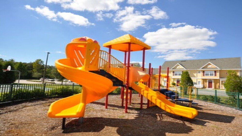 Ec21ha - 3 Bedroom Townhome In Villas at Seven Dwarfs Lane, Sleeps Up To 6, Just 6 Miles To Disney