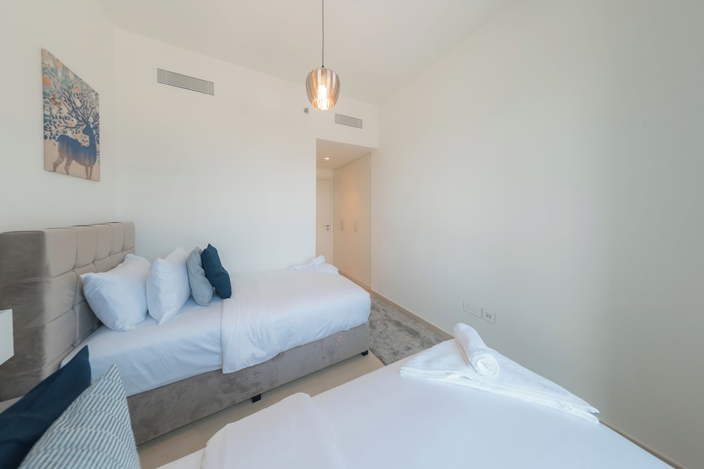 Lavish 2BR in Downtown Views Close to Dubai Mall Burj Khalifa
