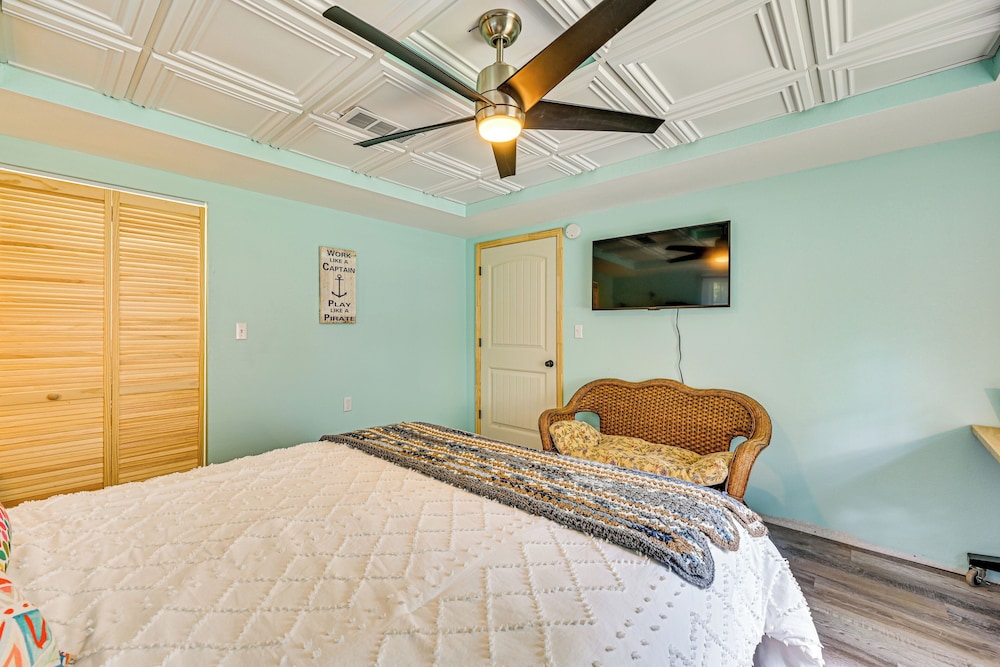 Easy I-30 Access: Cozy Texarkana Apt w/ Essentials