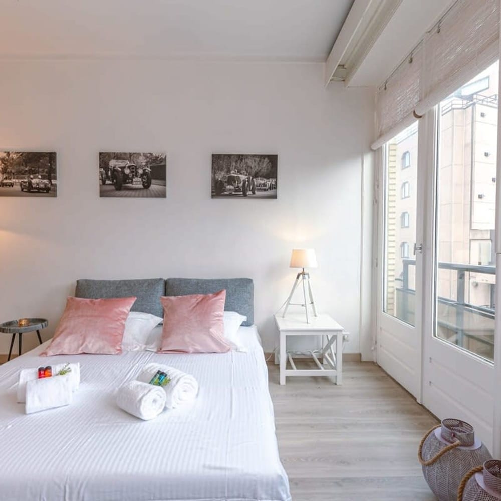 Beautiful and Spacious Studio With Side Seaview