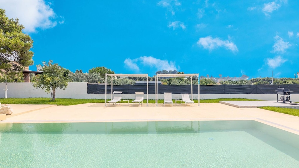 Villa Eriberto - Pool 3 Bedrooms 8 Sleeps
