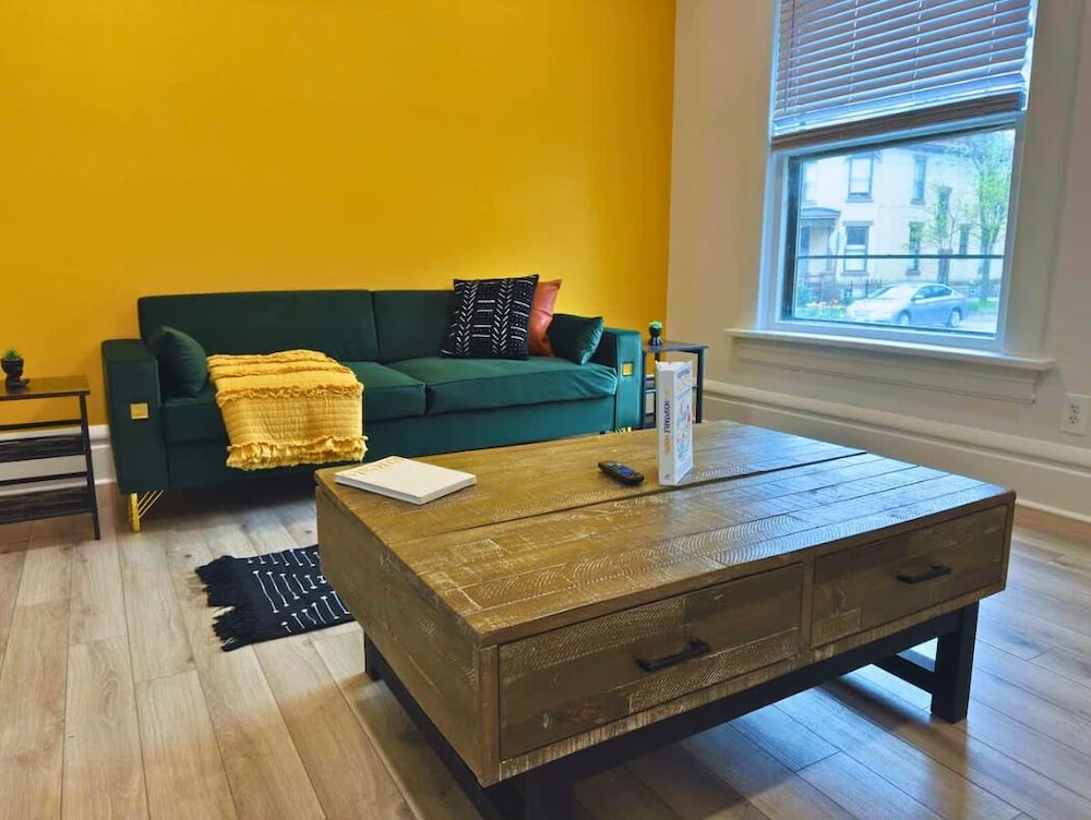 Jungle House Boutique Residences – Downtown Columbus & Short North