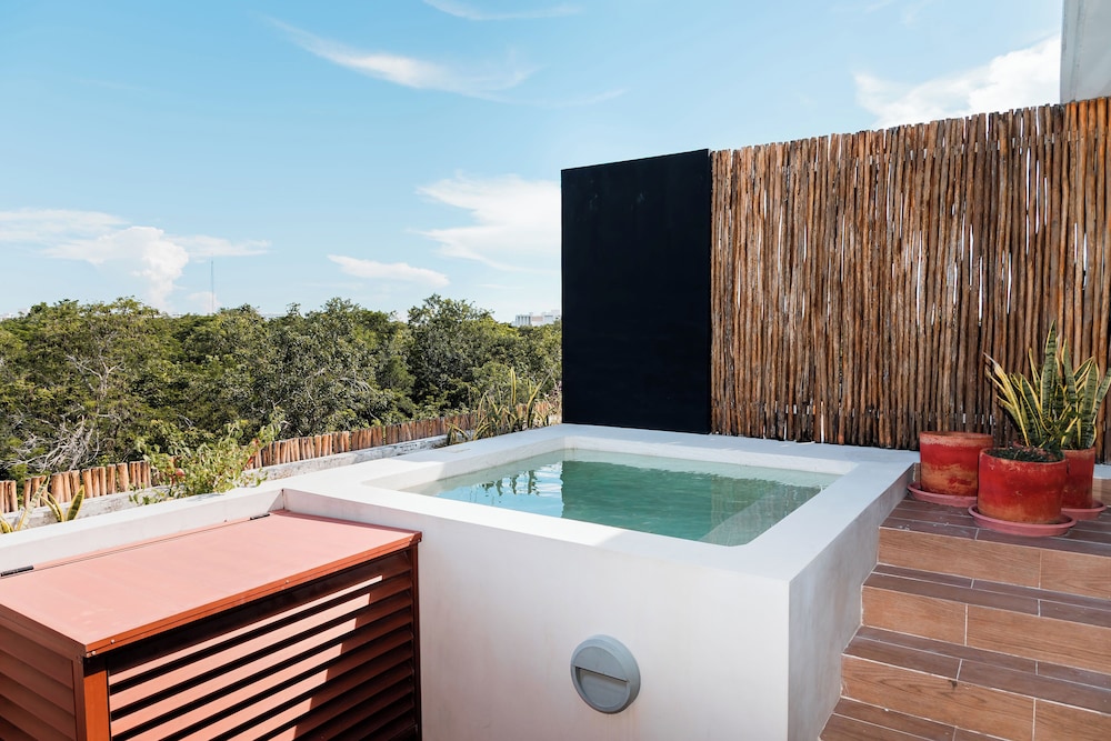 Amira Residence with Private Pool