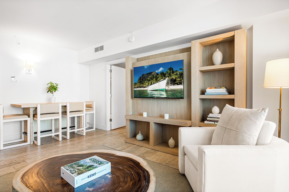 Luxury Vacation Rentals at 1 Hotel & Homes by LRMB